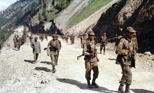 Indien hebt Waffenstillstand in Kaschmir auf - ảnh 1