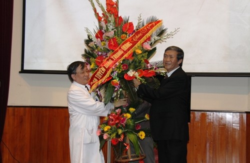 Parteivertreter beglückwünscht Ärzte zum Tag der vietnamesischen Ärzte - ảnh 1