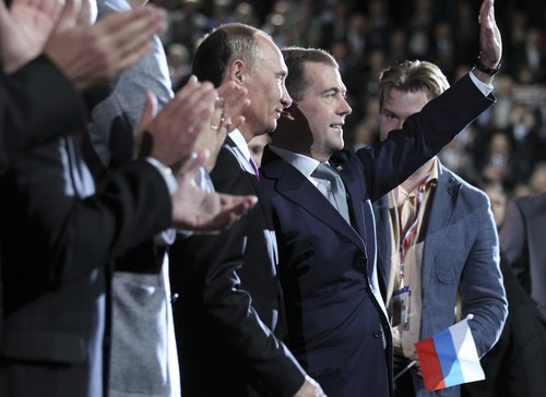 Putin und Medwedew beraten über Wirtschaftsperspektive Russlands - ảnh 1
