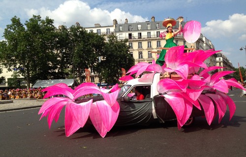 Vietnam beteiligt sich zum ersten Mal an Tropenkarneval in Paris - ảnh 1