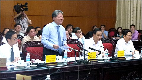 Justiz- und Umweltminister stellen sich der Befragung des Parlamentsausschusses - ảnh 1