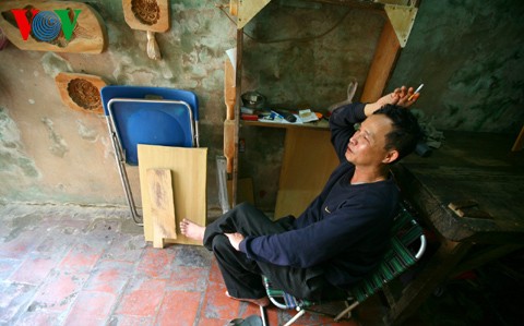 Der Beruf der Mondkuchenformmacher in Hanoi - ảnh 1