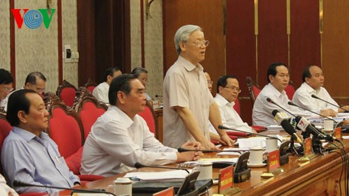 Politbüro berät die Entwicklung der Stadt mit Parteileitung in Hai Phong  - ảnh 1