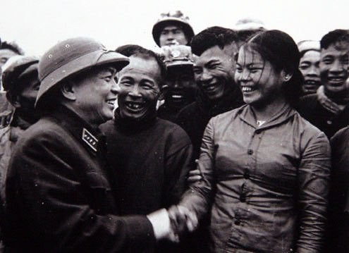 Das Leben des Generals Vo Nguyen Giap durch Fotos - ảnh 22