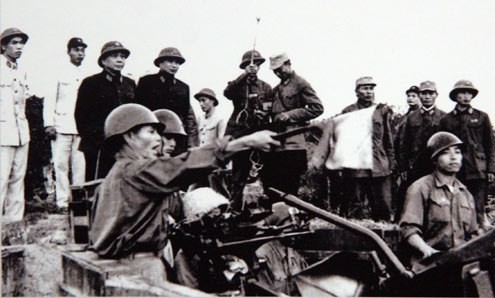 Das Leben des Generals Vo Nguyen Giap durch Fotos - ảnh 23