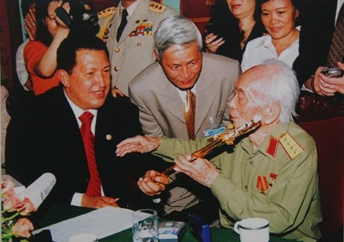 Das Leben des Generals Vo Nguyen Giap durch Fotos - ảnh 34