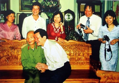 Das Leben des Generals Vo Nguyen Giap durch Fotos - ảnh 44