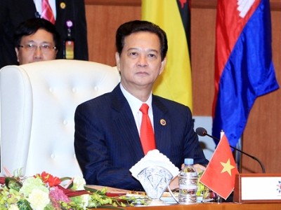 Premierminister Nguyen Tan Dung nimmt am ASEAN-Gipfel teil - ảnh 1