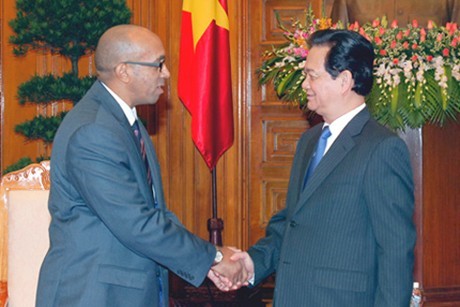 Premierminister Nguyen Tan Dung empfängt Kubas neuen Botschafter - ảnh 1