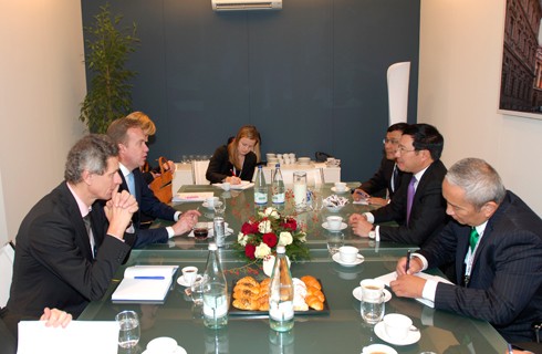 Vize-Premierminister und Außenminister Pham Binh Minh trifft Amtskollegen am Rande des ASEM-Gipfels - ảnh 1