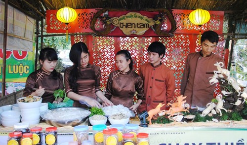 Thua Thien – Hue beginnt das Fest für Kultur, Sport und Tourismus 2015 - ảnh 1