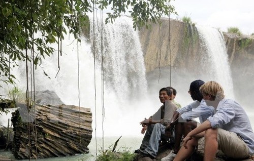 Der Wasserfall Dray Nur – die großartige Landschaft im Hochland Tay Nguyen - ảnh 1