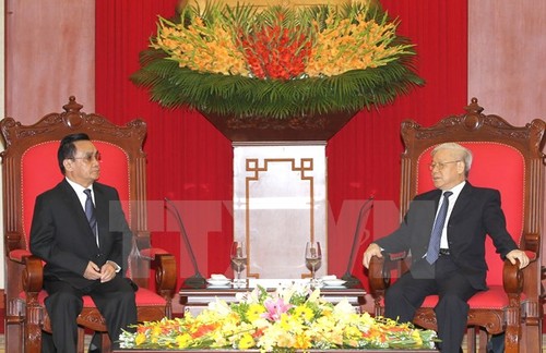 KPV-Generalsekretär Nguyen Phu Trong empfängt Laos Premierminister Thongsing Thammavong - ảnh 1