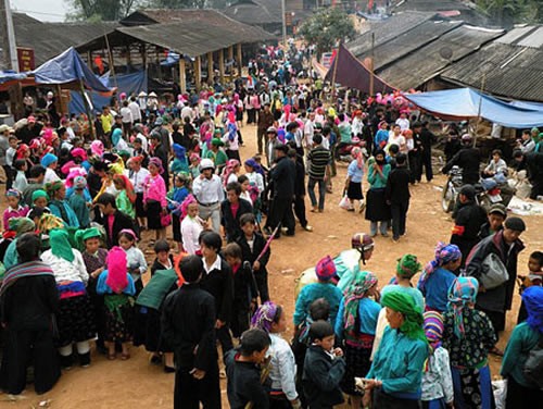 Lebhafter Markttag in der Bergprovinz Ha Giang - ảnh 1