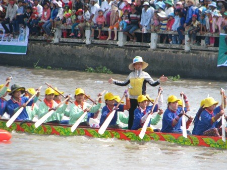 2. Ghe Ngo Bootsrennenfest für die Region des Mekong-Deltas  in Soc Trang  - ảnh 1