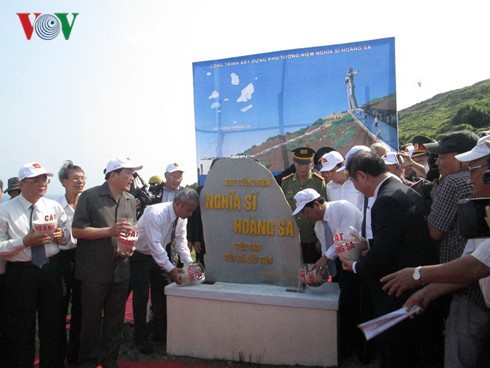 Baubeginn der Gedenkstätte „Rechtschaffener Mann auf Hoang Sa“ - ảnh 1