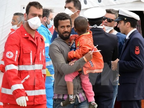 Flüchtlingskrise: Italien sorgt sich um Belastung nach der EU-Türkei-Vereinbarung - ảnh 1