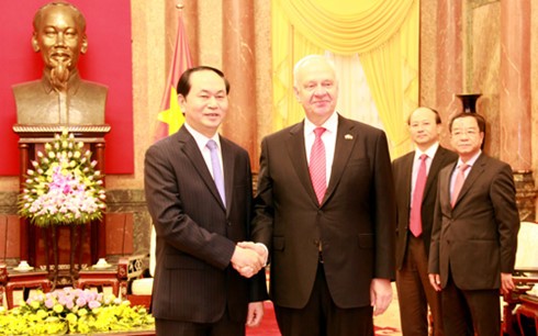 Staatspräsident Tran Dai Quang trifft Botschafter aus Russland und Japan - ảnh 1