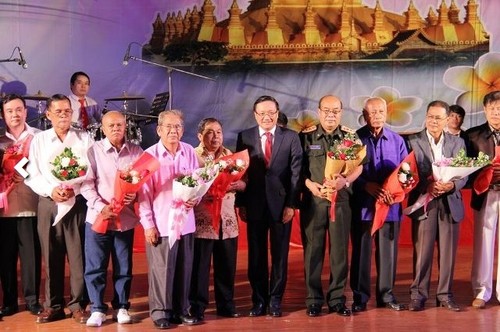 Finale des Schreibwettbewerbs der Lieder über Beziehungen zwischen Vietnam und Laos - ảnh 1