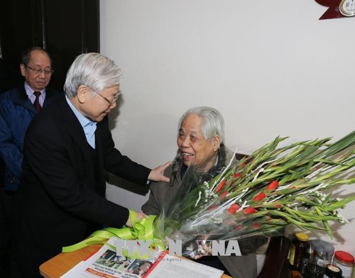 Spitzenpolitiker beglückwünschen ehemaligen KPV-Generalsekretär Do Muoi zum Geburtstag - ảnh 1