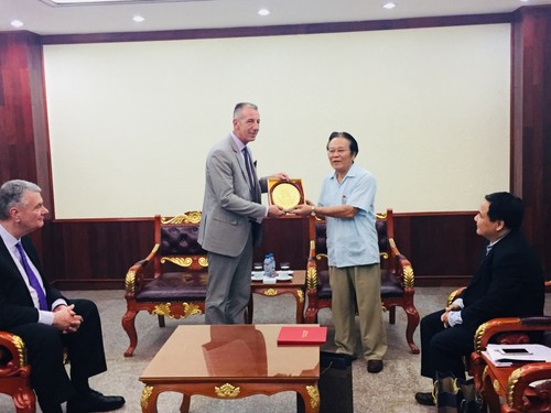 Delegation von US-Veteranenverband VFW besucht Vietnam - ảnh 1