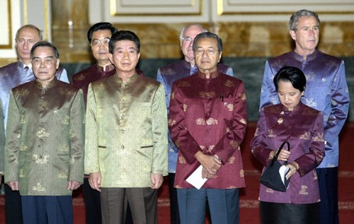 Ehemaliger Premierminister Phan Van Khai hinterließ viele diplomatische Prägungen - ảnh 6