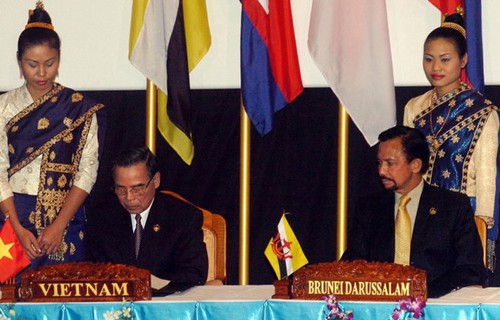 Ehemaliger Premierminister Phan Van Khai hinterließ viele diplomatische Prägungen - ảnh 7