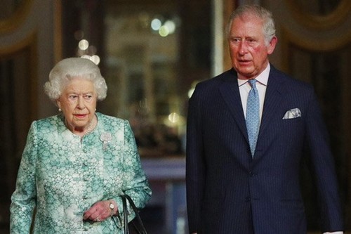 Kronprinz Charles wird offiziell Thronfolger der Königin Elizabeth - ảnh 1