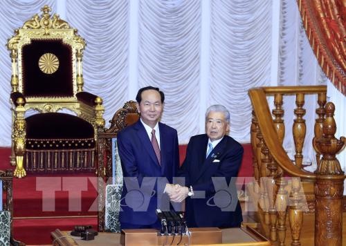 Staatspräsident Tran Dai Quang trifft Japans König und Königin sowie Senatspräsident - ảnh 1