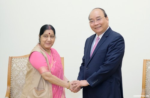 Premierminister Nguyen Xuan Phuc trifft Indiens Außenministerin Sushma Swaraj - ảnh 1