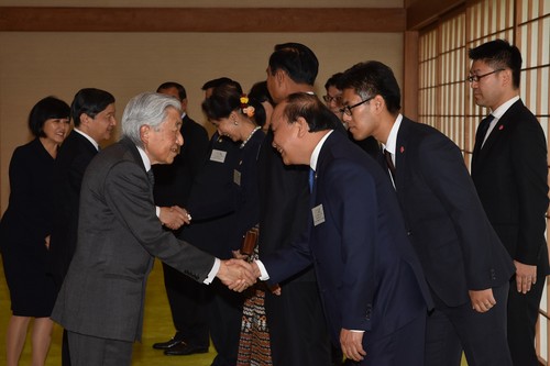 Premierminister Nguyen Xuan Phuc und Staatschefs der Mekongländer treffen Japans König und Kronprinz - ảnh 1