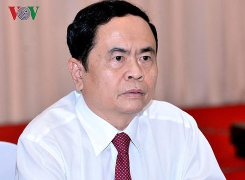 Vorsitzender der Vaterländischen Front Vietnams beglückwünscht Katholiken zu Weihnachten 2018 - ảnh 1