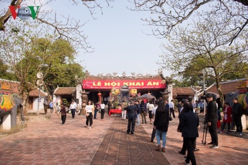 Eröffnung des Stempel-Festes des Tran-Tempels in Nam Dinh - ảnh 1