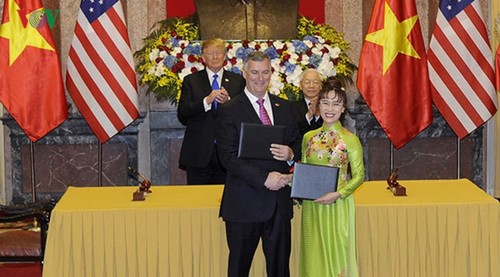 Vietnams Spitzenpolitiker empfangen US-Präsidenten Donald Trump - ảnh 7