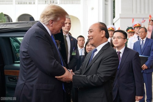 Vietnams Spitzenpolitiker empfangen US-Präsidenten Donald Trump - ảnh 9