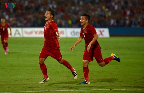 U23-Fußballmannschaft Vietnams besiegt U23-Mannschaft Myanmars mit 2:0 - ảnh 1