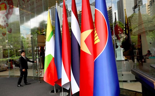 Vietnam trägt zum Aufbau der starken ASEAN-Gemeinschaft bei - ảnh 1