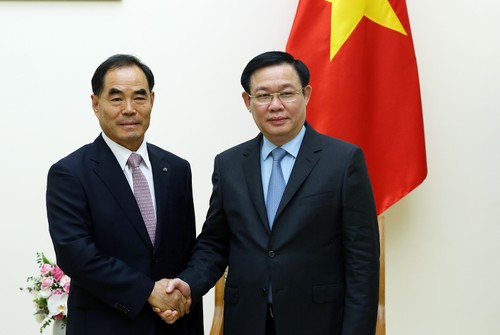 Vizepremierminister Vuong Dinh Hue trifft Präsident des südkoreanischen Konzerns KRC - ảnh 1