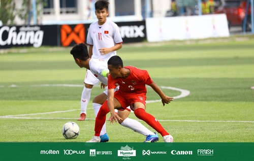 U15-Fußballmannschaft Vietnams geht ins Finale der AFF-U15-Meisterschaft - ảnh 1