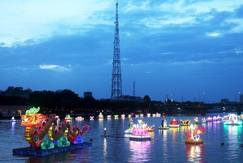 „Tourismusfesttag – Nacht der Wasserlaternen in Ninh Kieu“ - ảnh 1