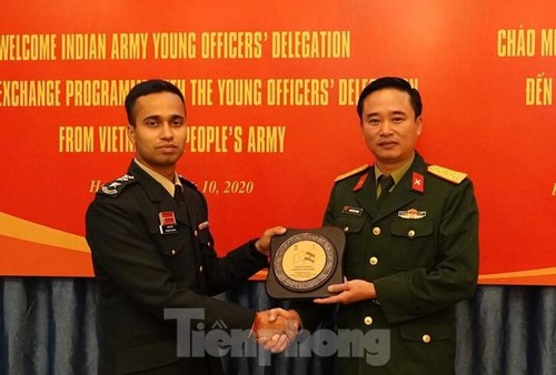 Förderung von Erfahrungsaustausch zwischen jungen Offizieren Vietnams und Indiens - ảnh 1
