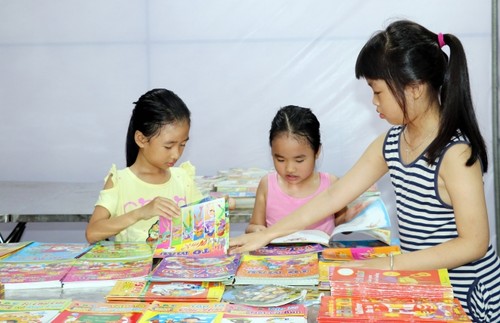Bac Giang veranstaltet zahlreiche Aktivitäten zum vietnamesischen Tag der Bücher - ảnh 1
