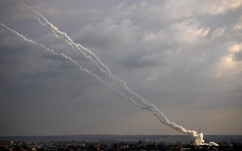 Israel führt Luftangriffe auf Gazastreifen - ảnh 1