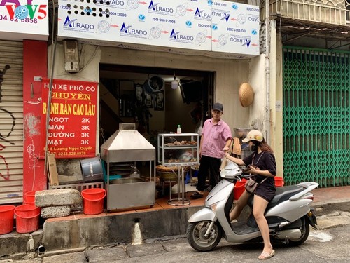 Zahlreiche Geschäfte in Hanoi sind wegen Covid-19-Epidemie geschlossen - ảnh 11