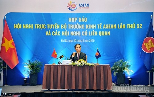 Pressekonferenz über 52. Online-ASEAN-Wirtschaftsministerkonferenz - ảnh 1