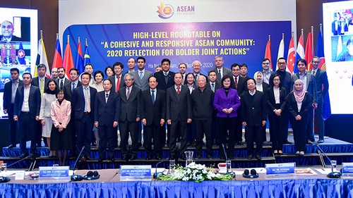 Internationales Forum zum Schluss des ASEAN-Vorsitzjahres 2020 Vietnams - ảnh 1