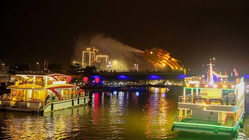 Da Nang startet wieder Tourismus-Tätigkeiten am Abend auf dem Han-Fluss - ảnh 1