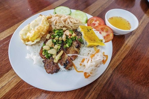 Britische Zeitschrift empfiehlt neun Gerichte, die Touristen in Vietnam probieren sollten - ảnh 9