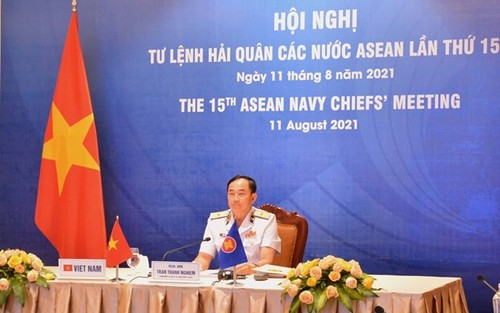 ASEAN-Marinen verstärken Solidarität und fördern Zusammenarbeit in Meeressicherheit - ảnh 1