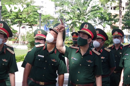 Delegation der Regierung und des Verteidigungsministeriums ermutigt Epidemiebekämpfungskräfte in Ho-Chi-Minh-Stadt - ảnh 1